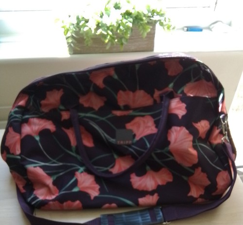 Tripp medium weekend bag 10 - medium, £10