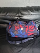 Tripp Navy Floral Holdall